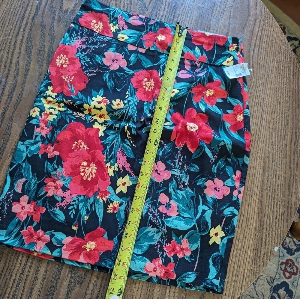 NWT Maurices Soft and Stretchy Floral Summer Print Pencil Skirt Size Women's M - Picture 8 of 8